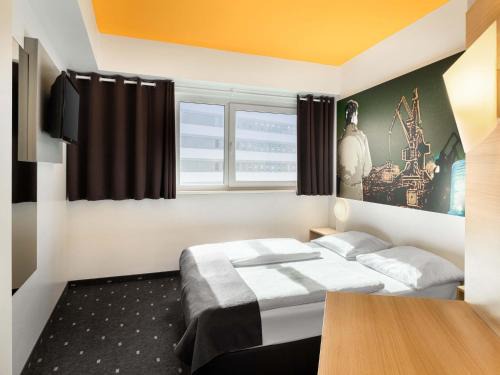 Duisburg Mitte Hotel | Convenient B&B Hotel Duisburg Hbf-Süd with Breakfast & Pets
