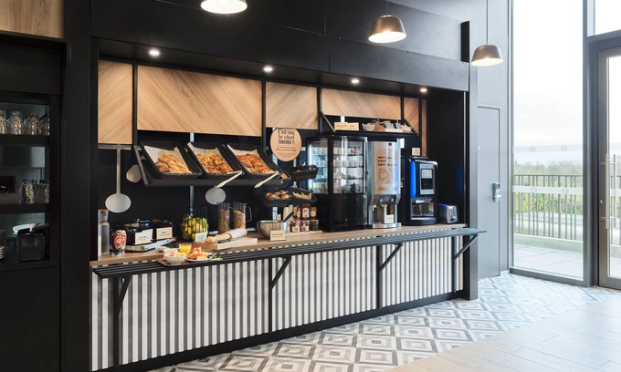 Rocquencourt Hotel | Budget-Friendly B&B HOTEL Versailles Rocquencourt with Breakfast