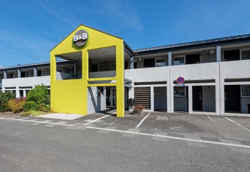 St.-Martin-des-Champs Hotel | Budget-Friendly B&B HOTEL Morlaix: Pet & Child Friendly Stay