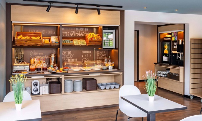 Lahe Hotel | Budget-Friendly B&B Hotel Hannover-Lahe with Breakfast Included