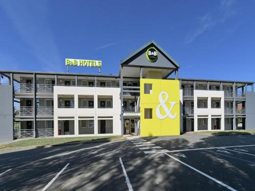 Saint-Saturnin Hotel | Pet-Friendly B&B HOTEL Le Mans Nord 2 with Great Amenities