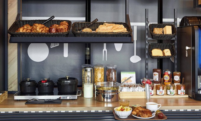 Le Port-Marly Hotel | Cozy B&B HOTEL Le Port- Marly with Breakfast & Accessibility