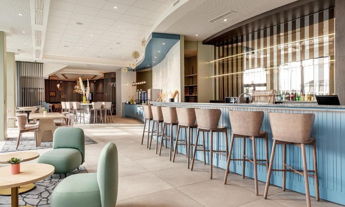 Faubourg de Bethune Hotel | Discover B&B HOTEL Lille Lillenium Eurasanté - Pet Friendly Stay