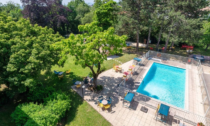 Dardilly Hotel | Eco-Friendly B&B HOTEL Lyon Nord with Pool & Spa Access