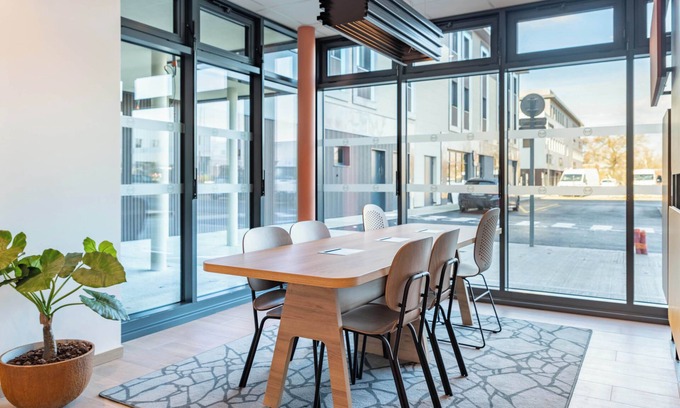 Genay Hotel | Comfortable Stay at B&B HOTEL Massieux Genay with Spa