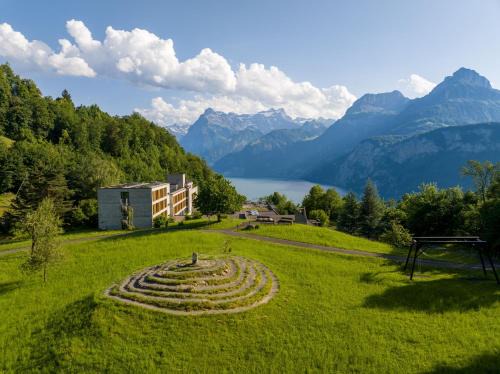 Ruetli Hotel | Discover B&B Hotel Mattli: Cozy Stay with Breakfast Included