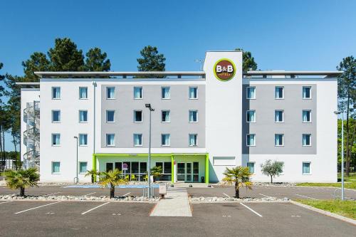 Saint-Avit Hotel | Cozy B&B HOTEL Mont-de-Marsan: Pet-Friendly Retreat