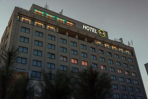 Nowy Targ Hotel | Pet-Friendly B&B Hotel Nowy Targ Centrum with Top Amenities