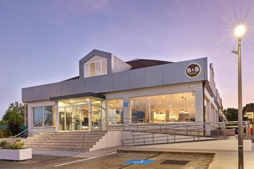 Viella Hotel | Cozy B&B HOTEL Oviedo: Pet-Friendly and Family Welcoming