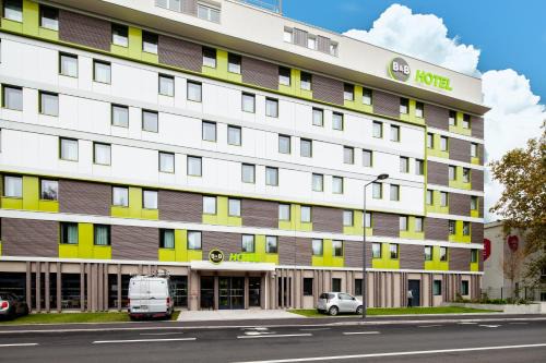 Meudon Hotel | Pet-Friendly B&B HOTEL Paris Meudon Vélizy Awaits You