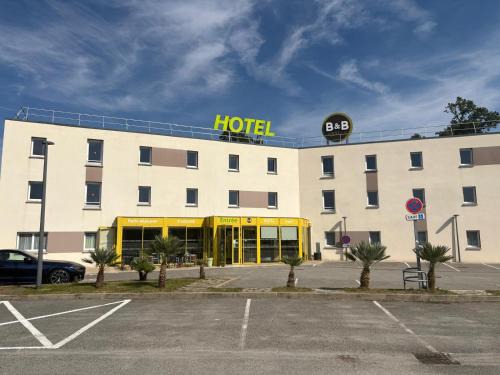 Yvetot Hotel | Comfortable Stay at B&B HOTEL Yvetot - Pet Friendly & More