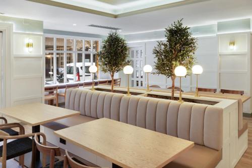 Zaragoza Centro Hotel | Discover Comfort at Hotel Zaragoza Royal with Great Amenities