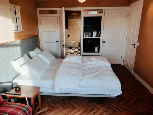 Amsterdam East Bed & Breakfast | Family-Friendly B&B House of Straw Amsterdam - 9.3/10 Rated