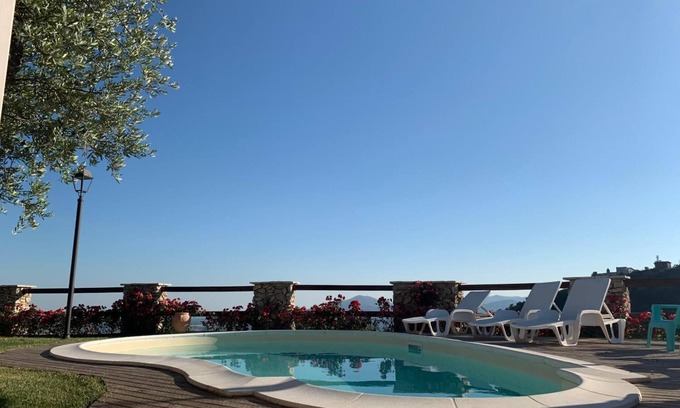 Castel San Pietro Romano Bed & Breakfast | Discover B&B I 4 Sentieri: Top-Rated Getaway with Pool