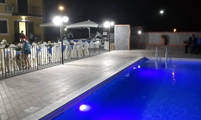San Giovanni la Punta Bed & Breakfast | Discover B&B I Colori dell'Etna: Top-Rated Stay with Pool