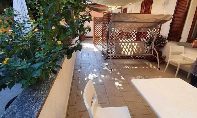 Cernobbio Bed & Breakfast | Top-Rated B&B I Portici: Family-Friendly & Breakfast Included