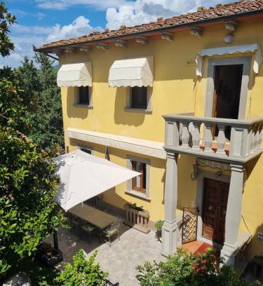Castiglion Fibocchi Bed & Breakfast | Exceptional B&B Il Castello: Pool, Hot Tub & Pet Friendly