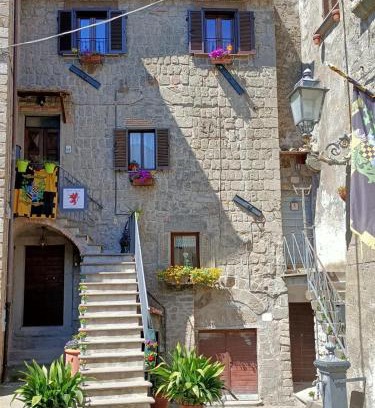 Bomarzo Bed & Breakfast | Exceptional B&B Il Grifo: Family-Friendly with Kitchen Amenities
