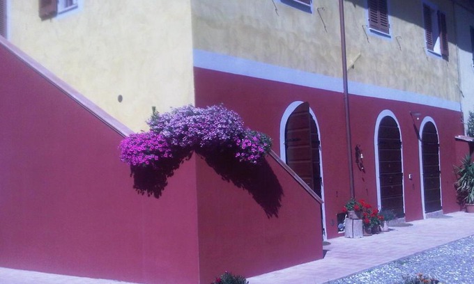 Montopoli in Val d'Arno Bed & Breakfast | Cozy B&B Il Moscondoro with Family-Friendly Amenities