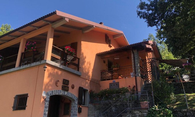 Castello Bed & Breakfast | Discover B&B Il Nido: Pet-Friendly Retreat with Breakfast