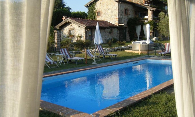 Veruno Bed & Breakfast | Cozy B&B Il Salice: Oceanfront Getaway with Pool
