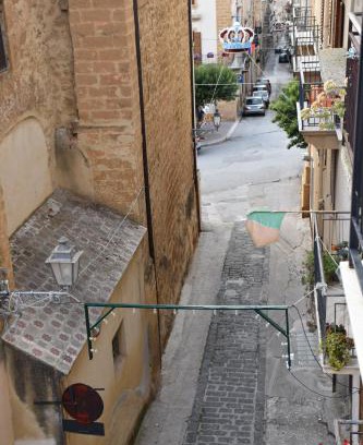 Sambuca di Sicilia Bed & Breakfast | Cozy B&B Il Saracen: Family & Pet-Friendly Getaway