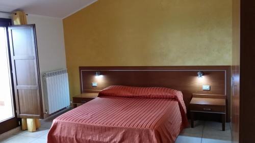 Rogliano Bed & Breakfast | Inviting B&B il Tulipano: Oceanfront, Pet-Friendly Escape