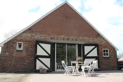 Bazuin Apartment | Pet-Friendly B&B In de Backerije with Restaurant & Breakfast