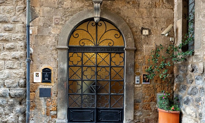 Orvieto House | Exceptional Stay at B&B Istituto SS Salvatore with Spa & More
