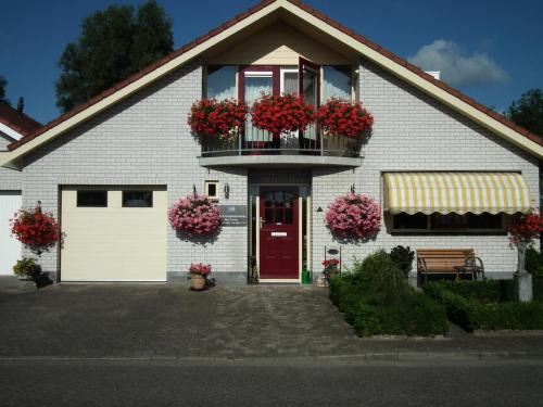 Zierikzee Bed & Breakfast | Experience Ocean Views at B & B Kaaskenswater