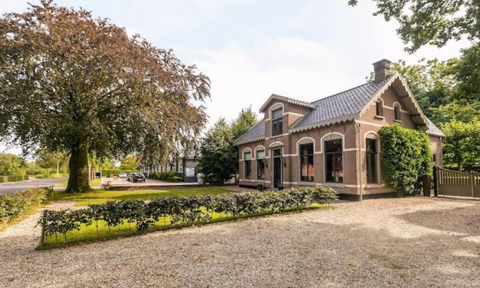 Twijzelerheide Bed & Breakfast | Cozy B&B Klassiek: Pet-Friendly Stay with Breakfast Included
