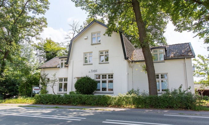 Usselo Bed & Breakfast | Family-Friendly Retreat at B&B Koepel Enschede