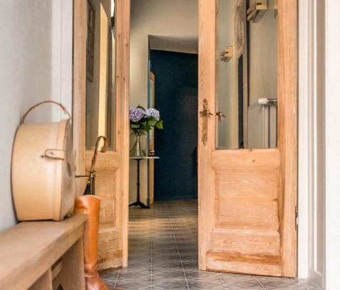 Historical Center Bruges Bed & Breakfast | Experience B&B l'histoire de l'éclair with Pet-Friendly Comfort
