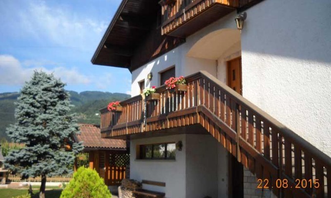 Sovramonte Bed & Breakfast | Family-Friendly B&B L'Isola delle Rose with Top Reviews