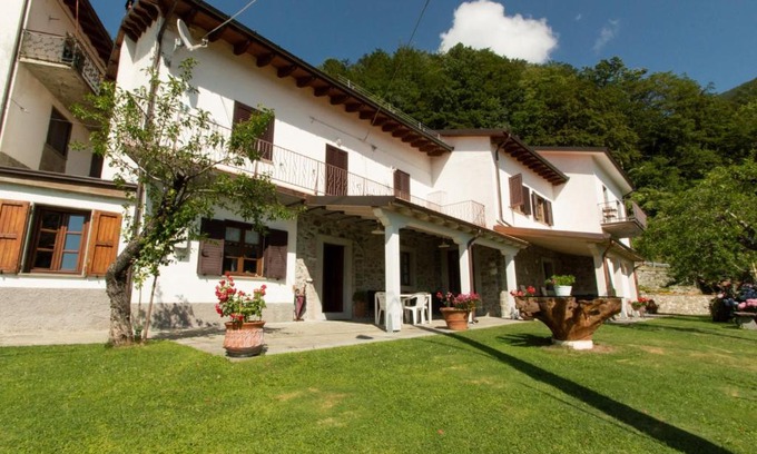 Pieve San Paolo Bed & Breakfast | Discover Family-Friendly B&B La Bredia with Pool Access