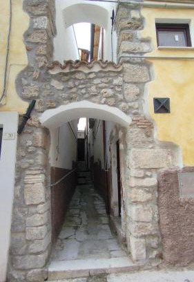 Bussi sul Tirino House | Oceanfront Bliss at B&B La Casa D Ju Nan with Breakfast