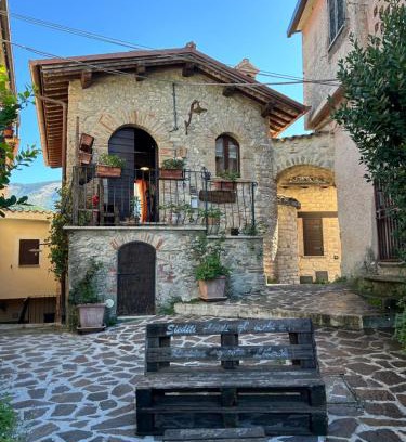 Colle di Tora Bed & Breakfast | Pet-Friendly Retreat at B&B La Casetta sul Lago