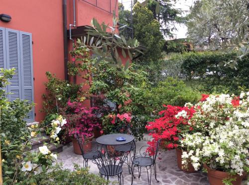 Colombare Bed & Breakfast | Discover B&B La Dimora Del Garda: 10/10 Guest Rated Retreat