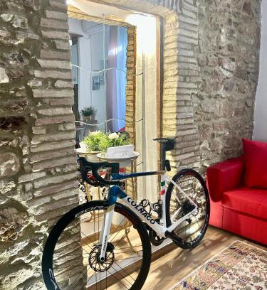Ortona Bed & Breakfast | Historic B&B La Dimora di Tommaso with Ocean View & Bikes