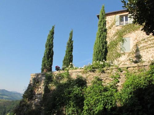 Piandimeleto Bed & Breakfast | Discover B&B La Locanda Di Cavoleto: Pet-Friendly Retreat