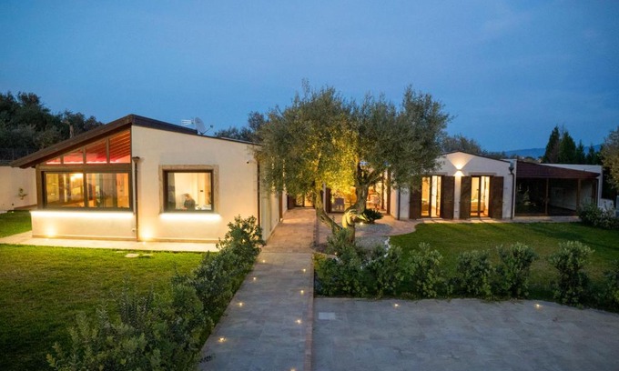 Milazzo Bed & Breakfast | Oceanfront B&B La Manica - Guest Rated 9.7/10