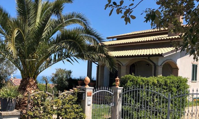 San Costanzo Bed & Breakfast | Pet-Friendly Retreat at B&B La Palma - Rated 9.2/10
