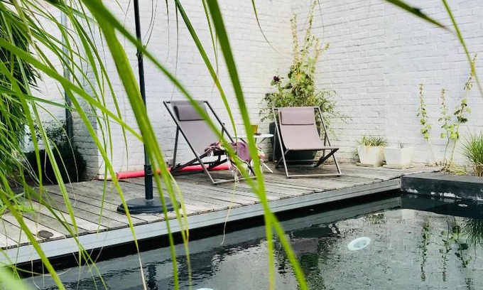 Lustin Bed & Breakfast | Discover B&B La Ruelle: Oceanfront Retreat with Pool