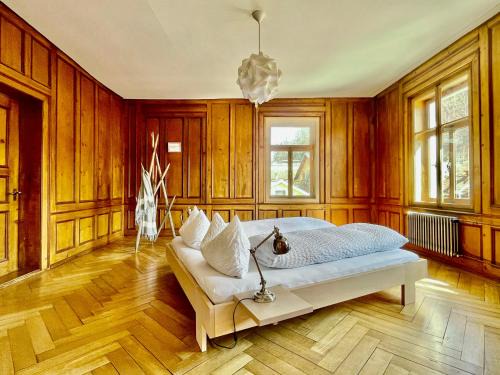 Trin Bed & Breakfast | Guest Rated 10/10 at B&B La Scala with Hot Tub & Breakfast