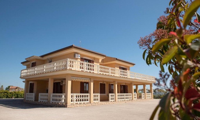 Racalmuto Bed & Breakfast | Guest Rated: B&B La Terrazza Degli Scrittori - Pet Friendly Stay