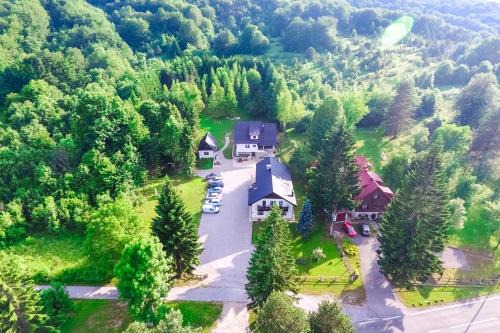 Mukinje Bed & Breakfast | Inviting B&B Lady of the Lake with Breakfast & Hot Tub