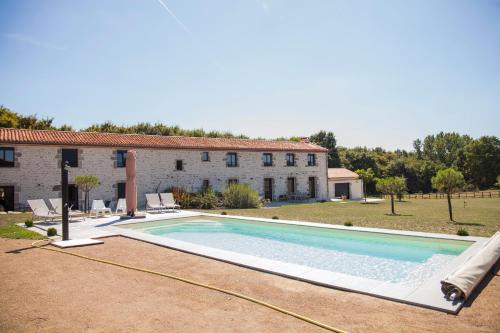 Mortagne-sur-Sevre House | Exceptional Oceanfront B&B Le Bordage - Pool & Breakfast