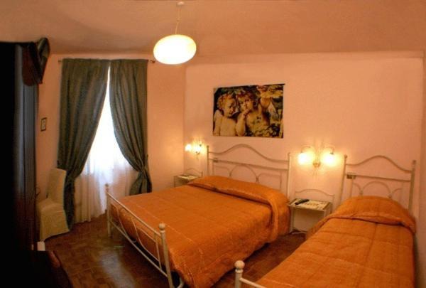 Ferrara Historic Centre House | Welcoming B&B Le Campane: Pet-Friendly with Breakfast