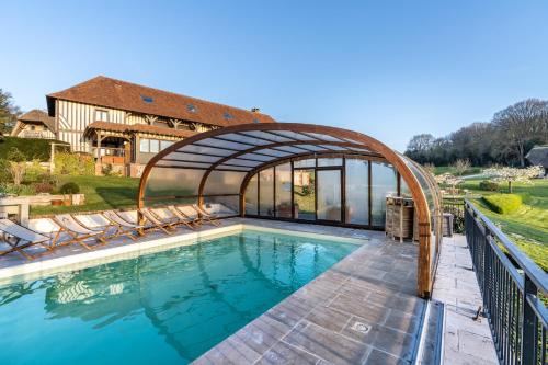 Saint-Samson-de-la-Roque Bed & Breakfast | Experience Tranquility at B&B Le Clos du Phare