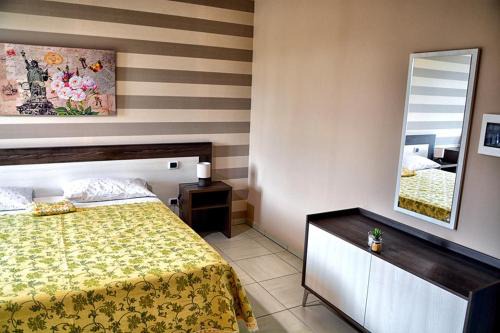 Grottaminarda Bed & Breakfast | Relax at B & B Le due noci with Hot Tub & Family-Friendly Vibe